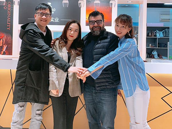 廣州txvlogcom糖心皮具款式（shì）風格深（shēn）得越南當地消費者的喜愛